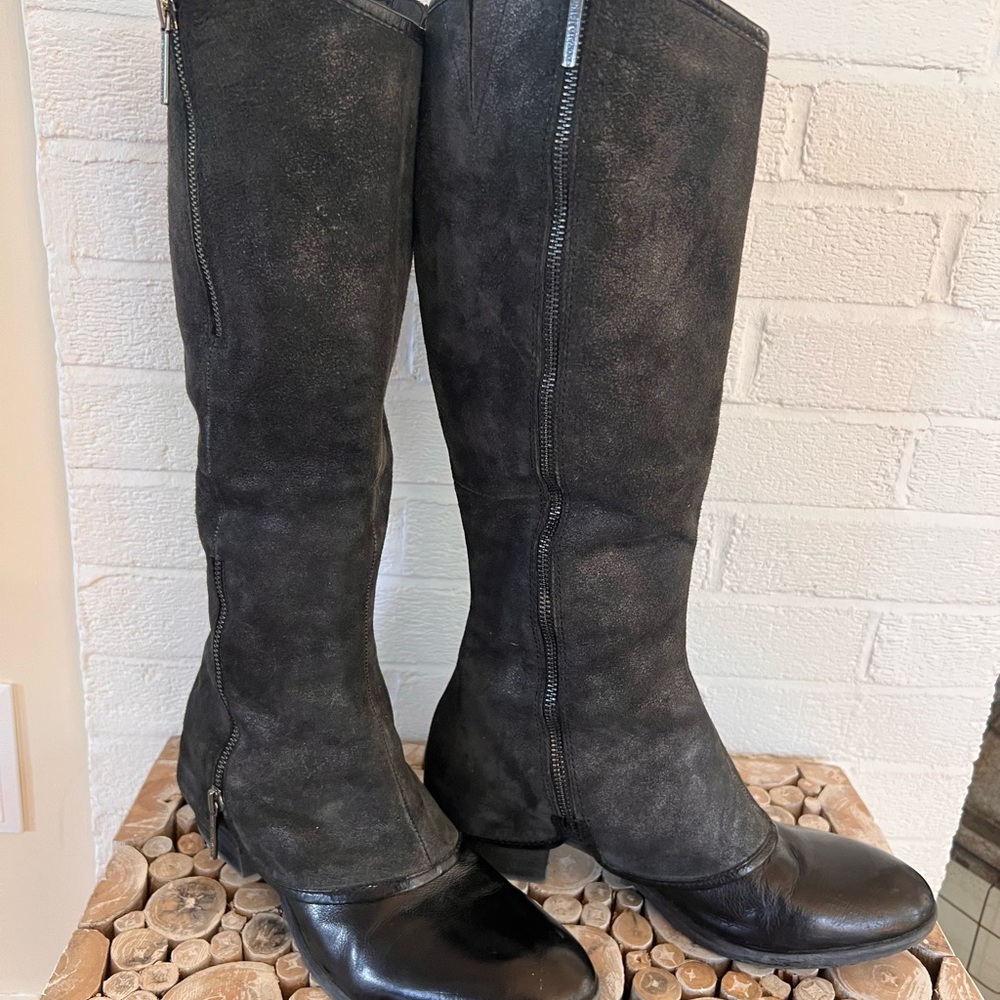 Donald Pliner size 9 black leather boots